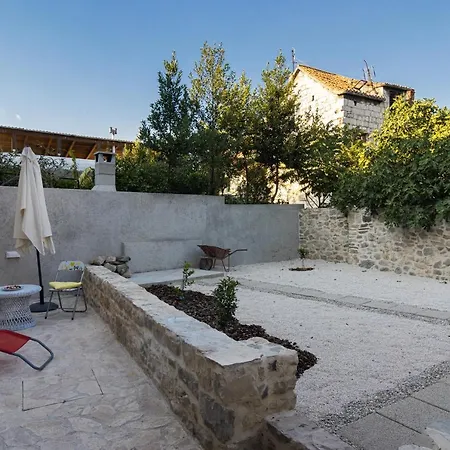 Marina Apartman