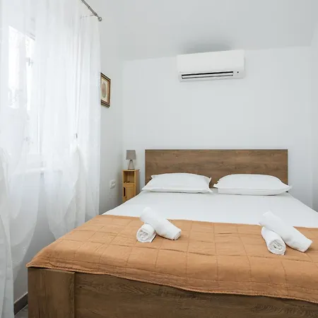 Marina Apartment *