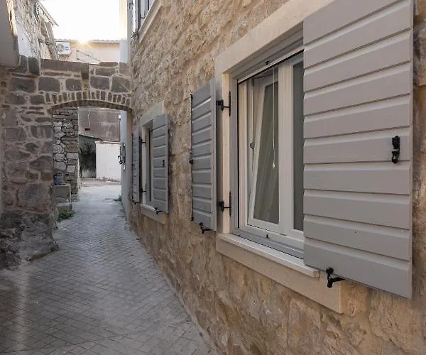 Apartament Marina *