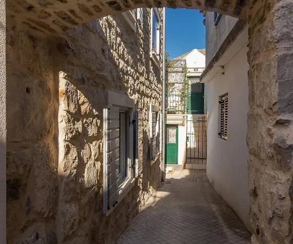 Apartament Marina *