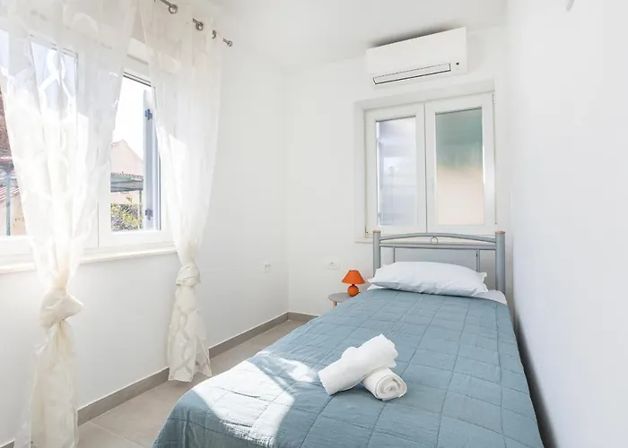Marina Apartament *